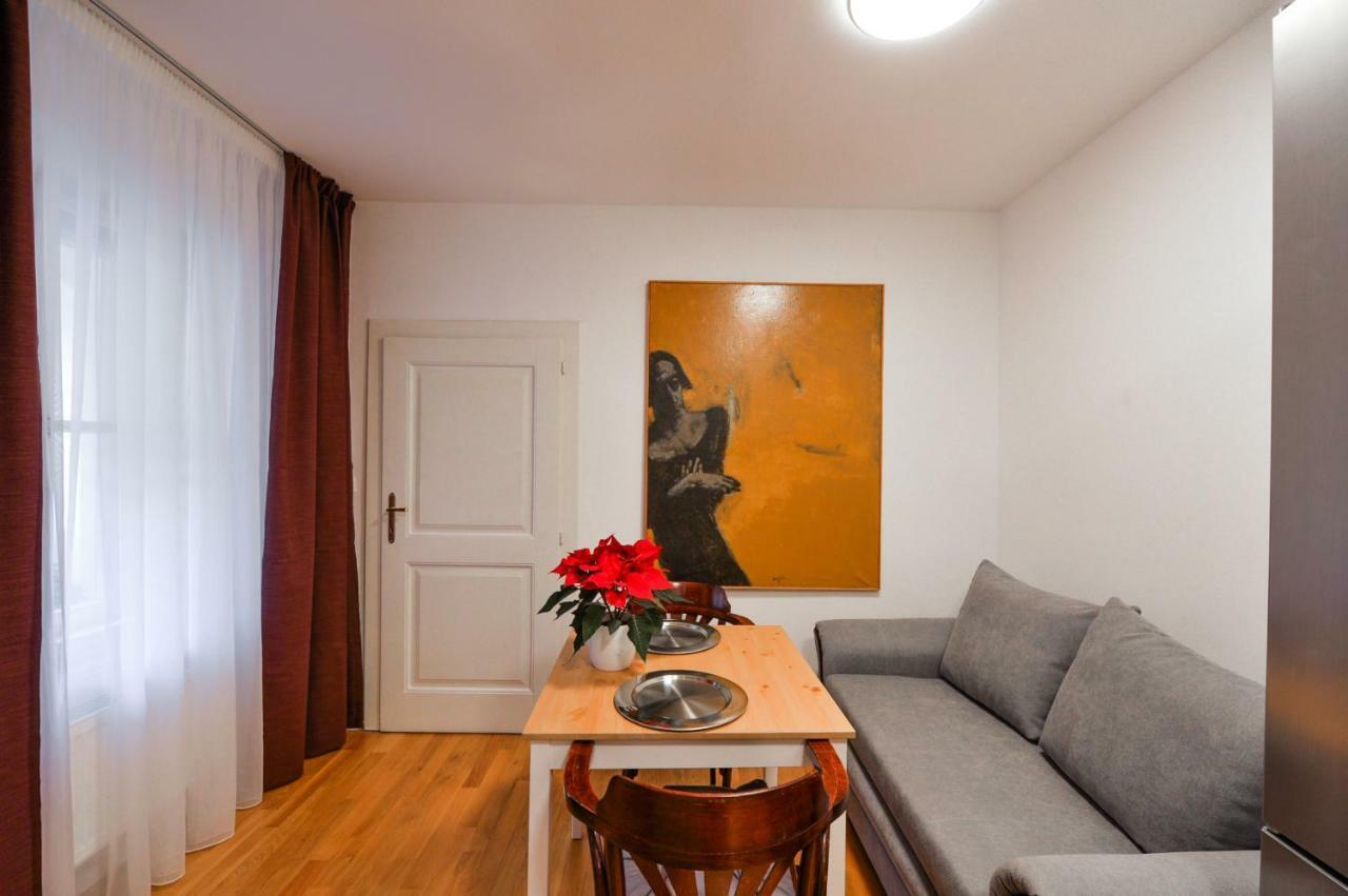 Romantic Apartment Prague Near Charles Bridge Exterior photo