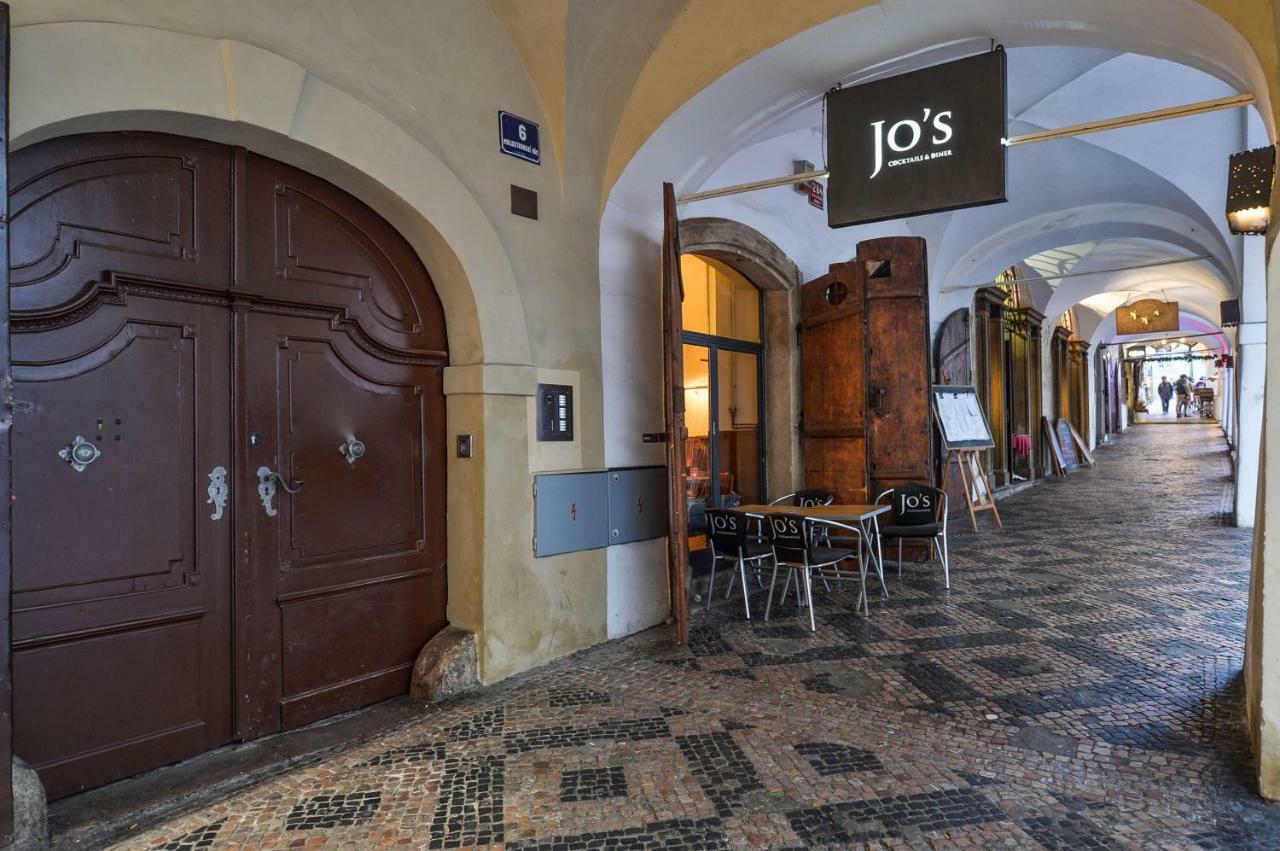Romantic Apartment Prague Near Charles Bridge Exterior photo