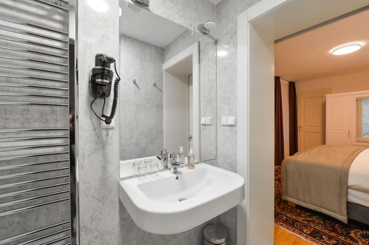 Romantic Apartment Prague Near Charles Bridge Exterior photo